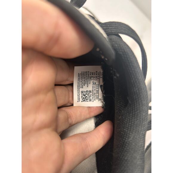 Nike Dunk Low Black White Panda Sneakers Men’s 10.5 Black White - Picture 3 of 9